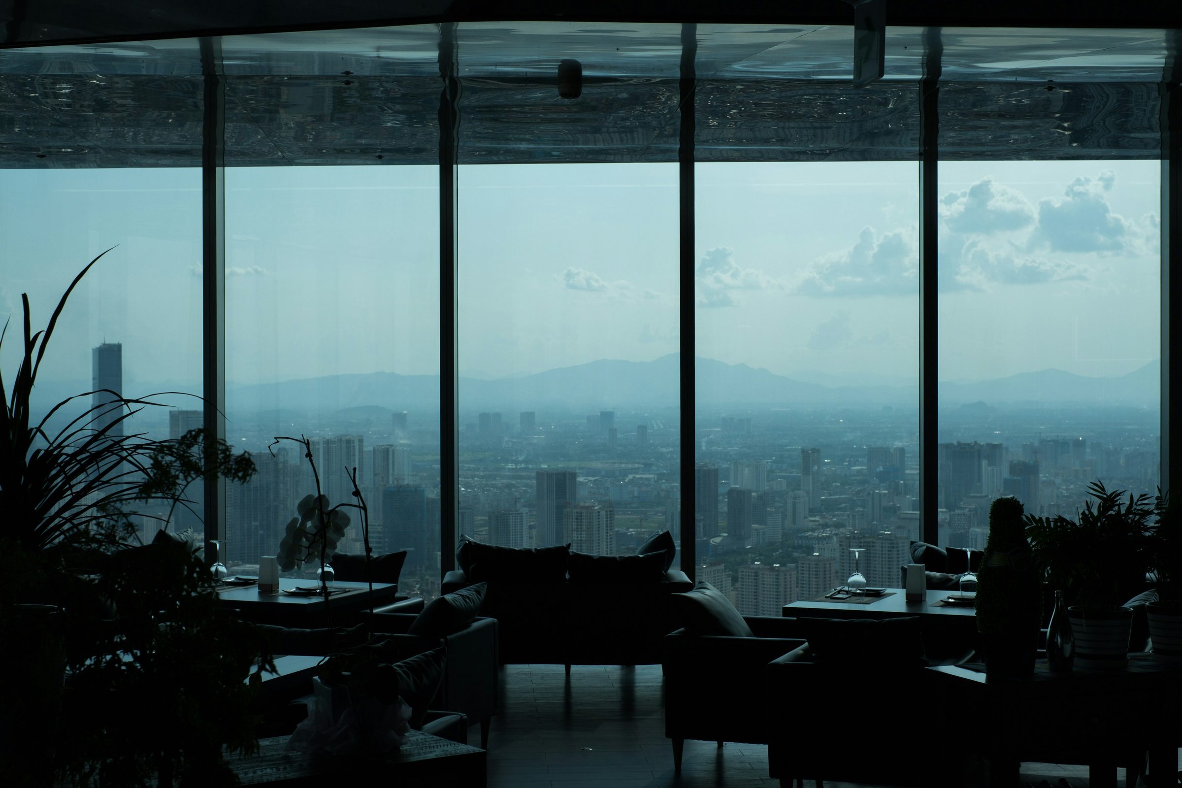 Private office with full-glass windows. Photo: Moritz Bruder / Unsplash
