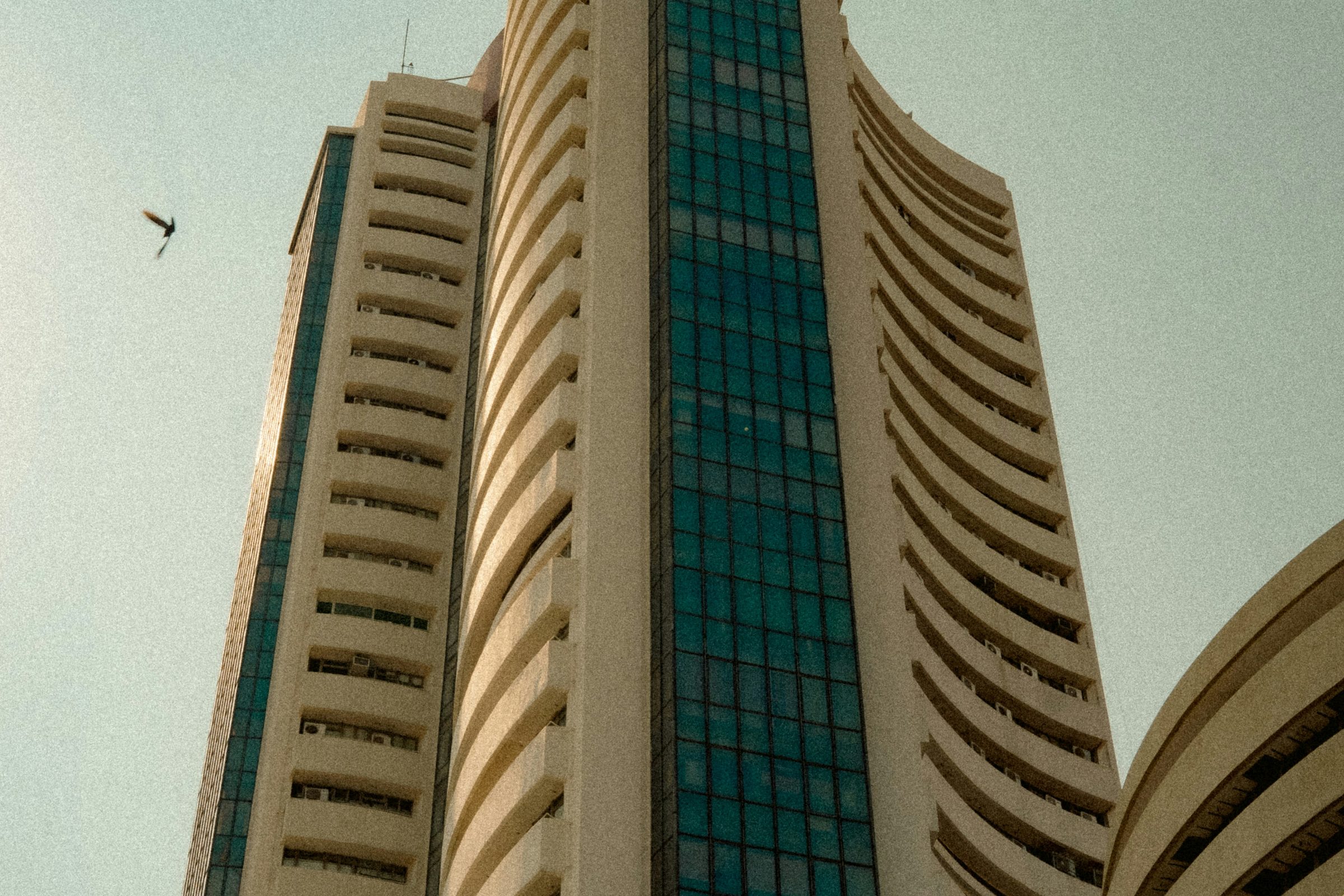 Phiroze Jeejeebhoy Towers (BSE), Mumbai. Photo: Aakash Goel / Unsplash